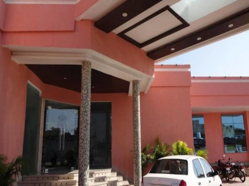 Hardik Resort Orchha Exterior photo